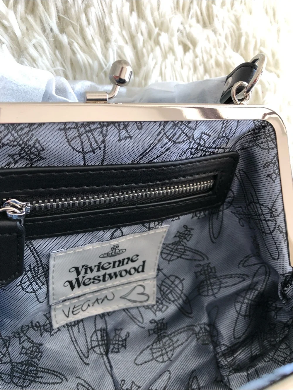 Vivienne Westwood Black Leather Kiss-Lock Orb Clutch with Silver Chain - Picture 3 of 7